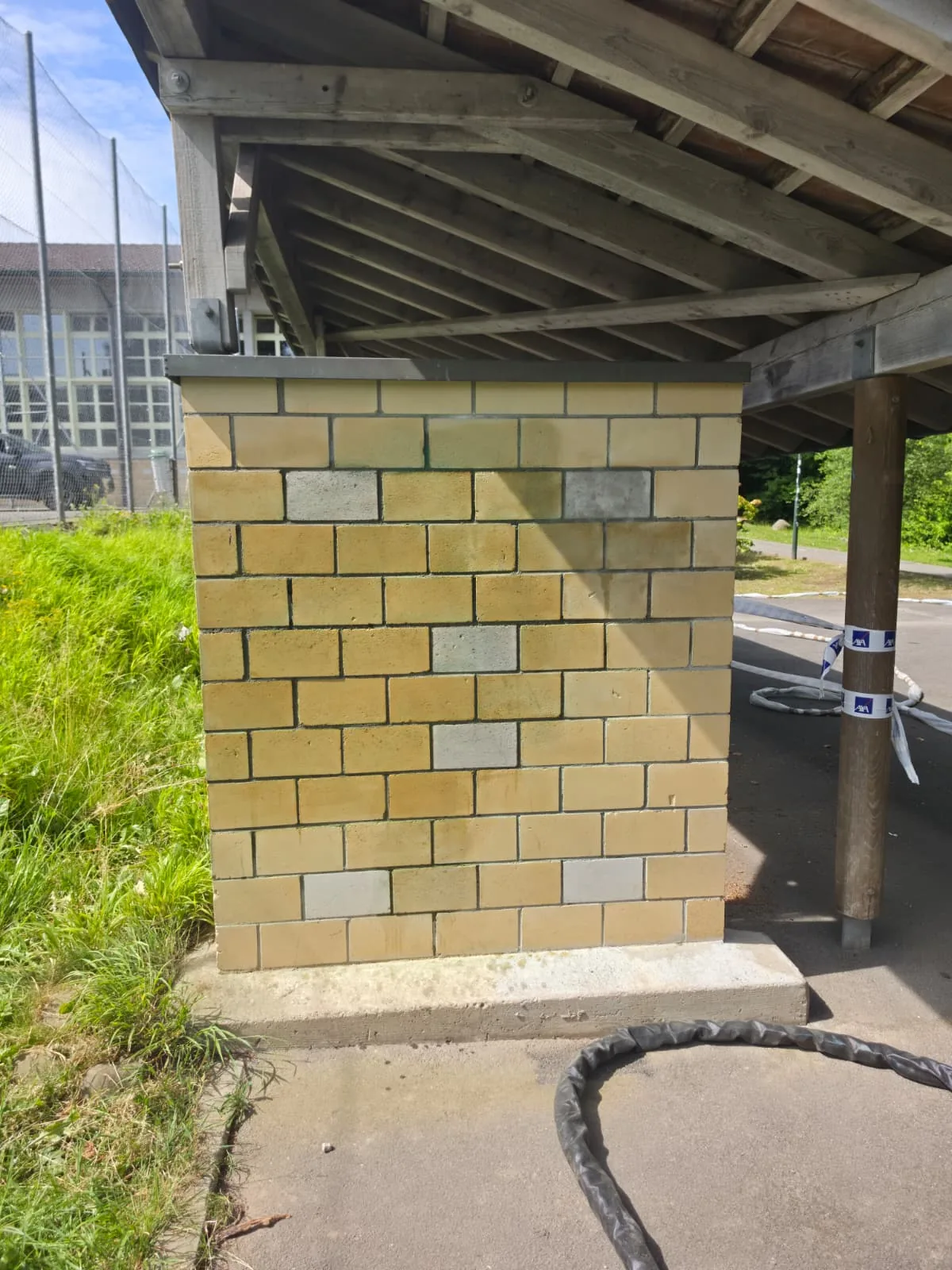 Backsteinwand nach der Trockeneisreinigung
